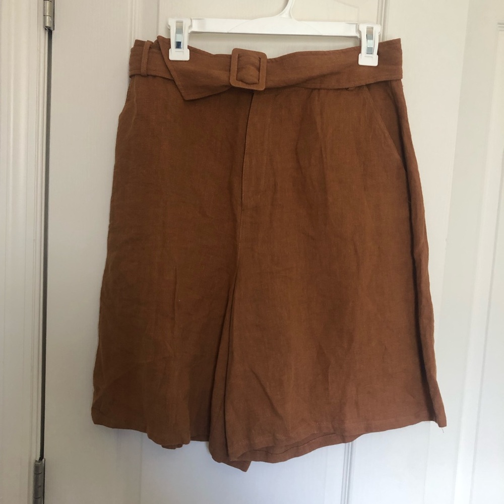 Roolee Knee Length Linen Shorts with Belt